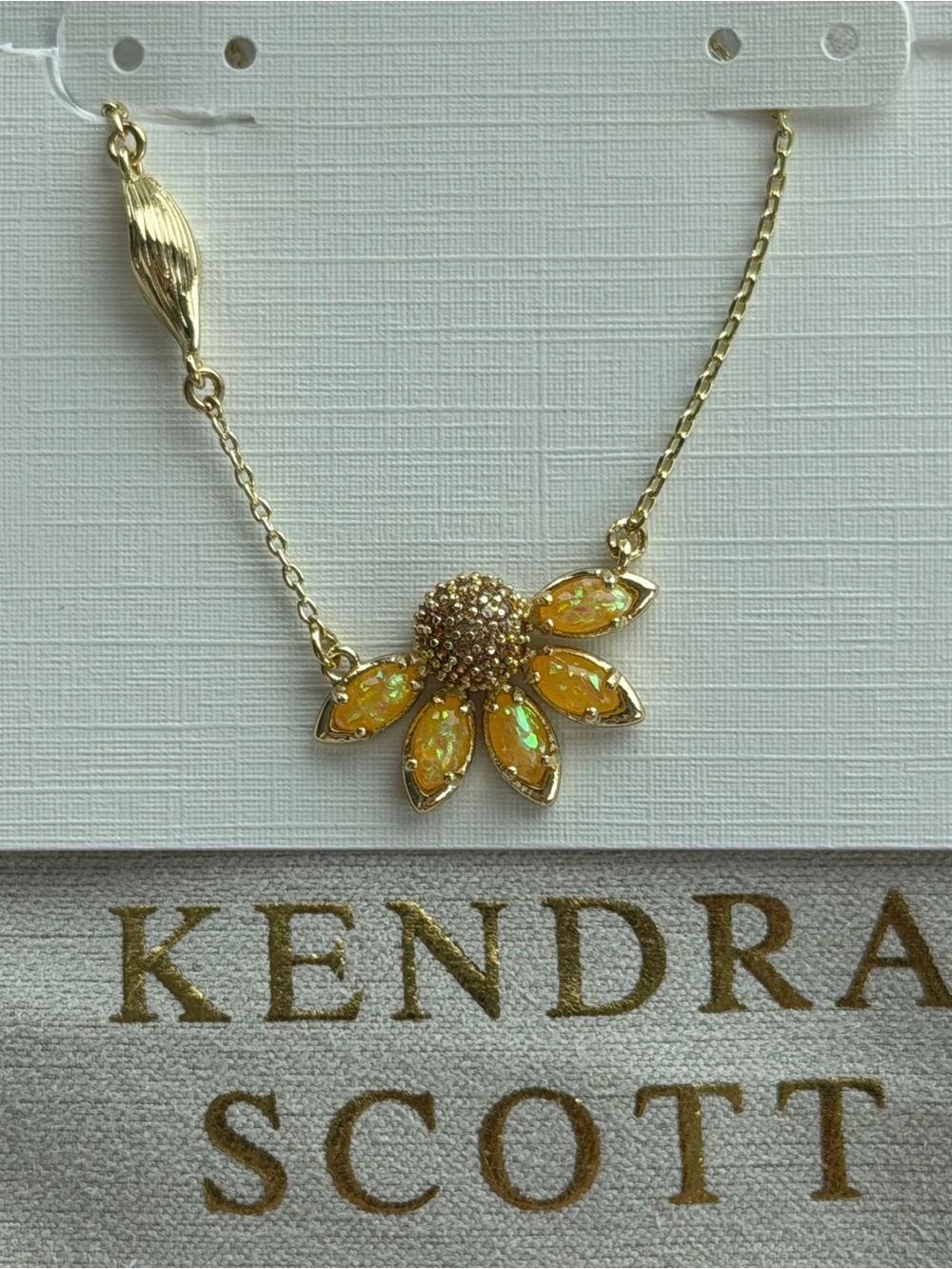 💖Kendra Scott Gold Necklace with Yellow Opal Daisy Pendant